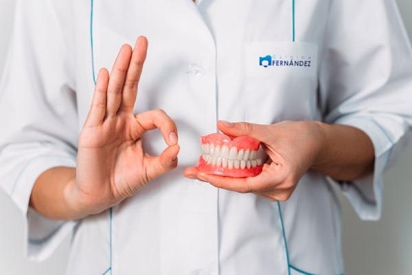 Tipos de protesis dentales, claves para una sonrisa excelente